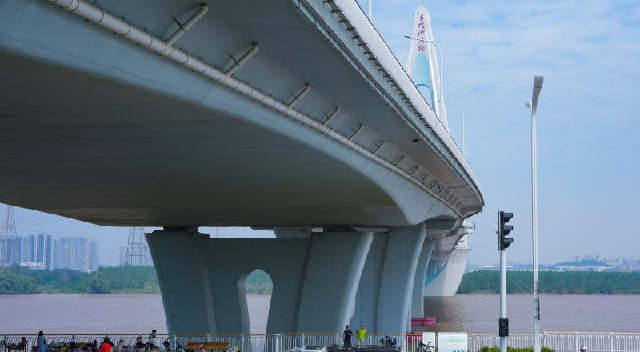 桥底见江景,香炉洲大桥解锁城市打卡新视角|组图